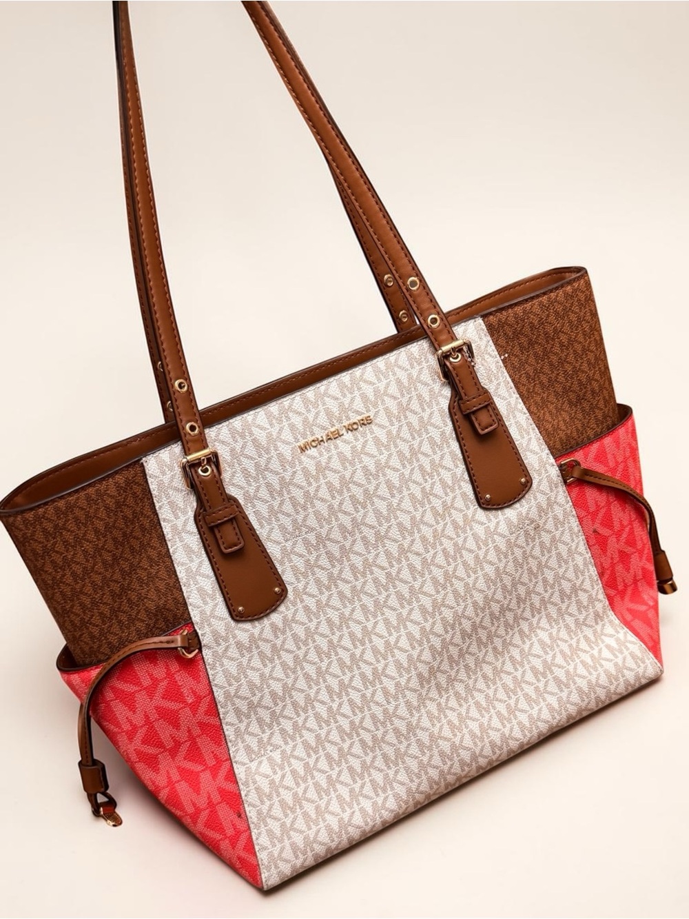 Michael Kors Voyager East/West Signature Tote Dahlia Multi Coral/Cream - Picture 7 of 13